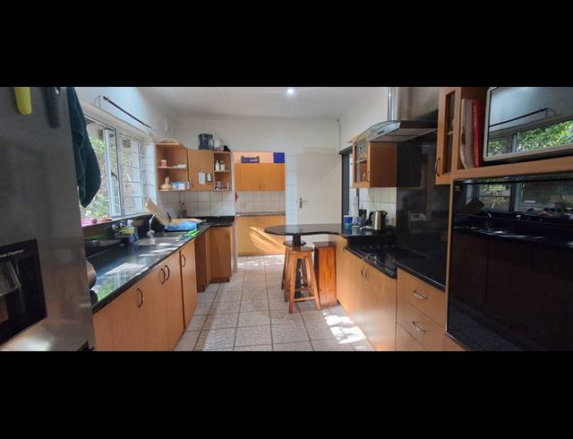 4 BEDROOM FREEHOLD FOR SALE IN WESTBROOK